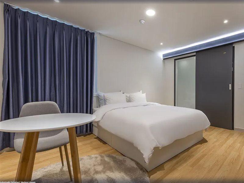 H Avenue Chuncheon Hotell Exteriör bild