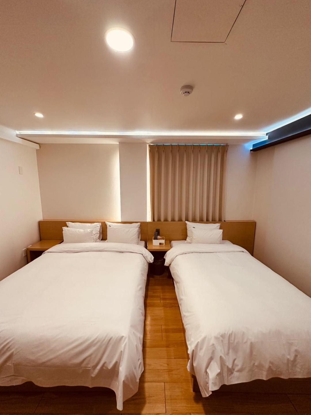 H Avenue Chuncheon Hotell Exteriör bild