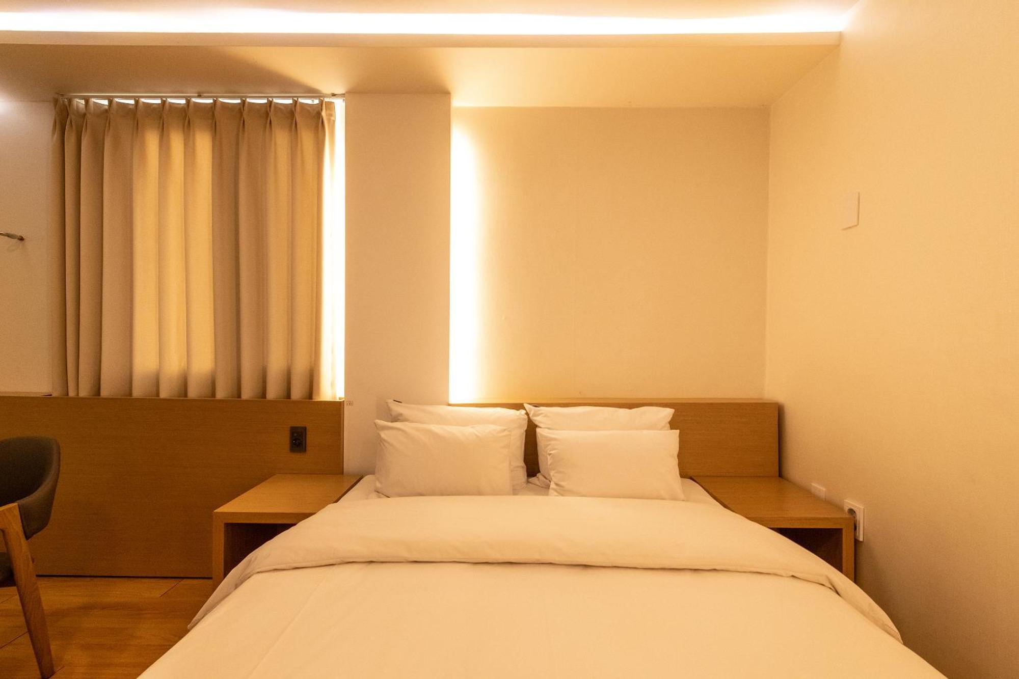 H Avenue Chuncheon Hotell Exteriör bild