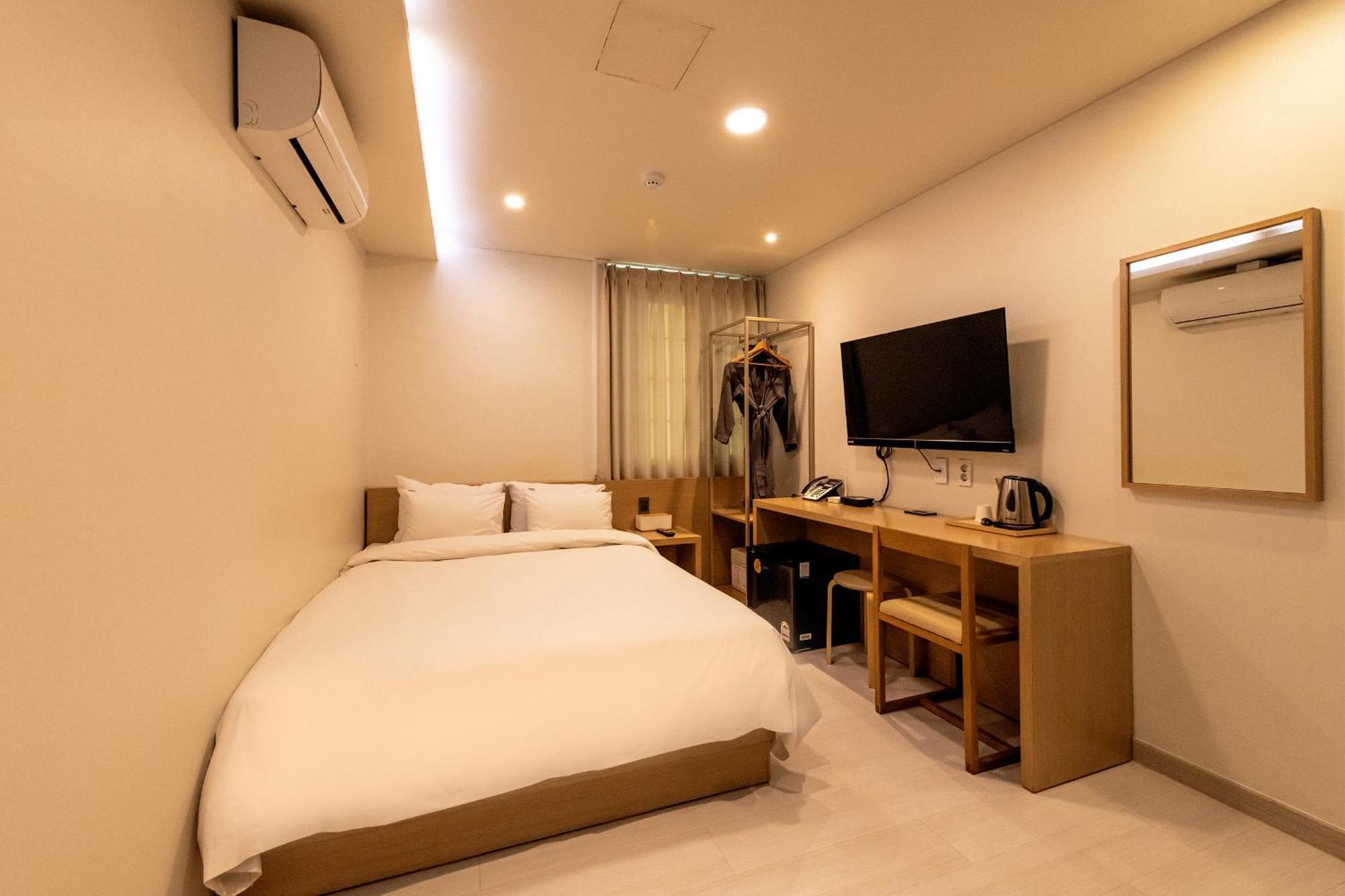 H Avenue Chuncheon Hotell Exteriör bild